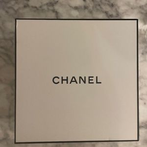 Medium Chanel Box